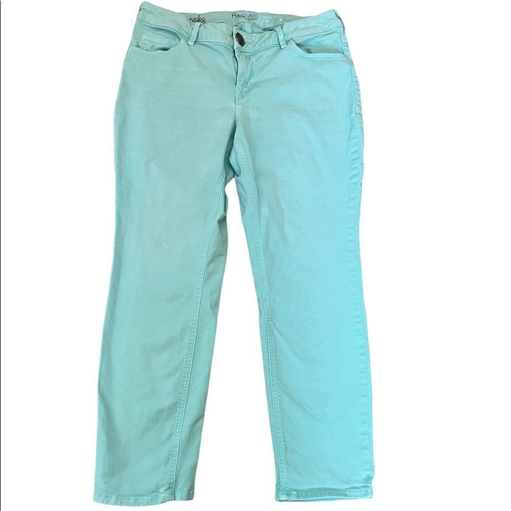 REVOLUTION By RICKIS Patel Blue Cropped Straight Leg Stretch Cropped Pant 28